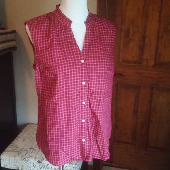 Old Navy Ruffle Collar Button Down - Picture 1 of 4